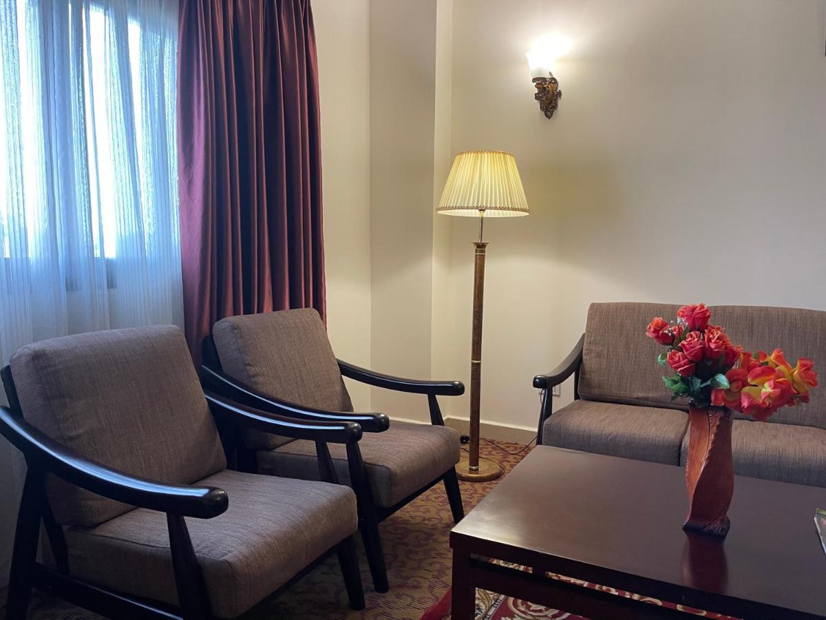 Boulevard Palace Hotel Monrovia Ngoại thất bức ảnh