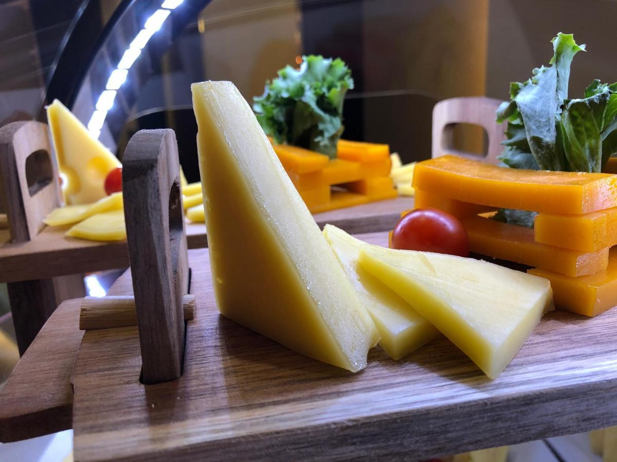 Boulevard Palace Hotel Monrovia Ngoại thất bức ảnh
