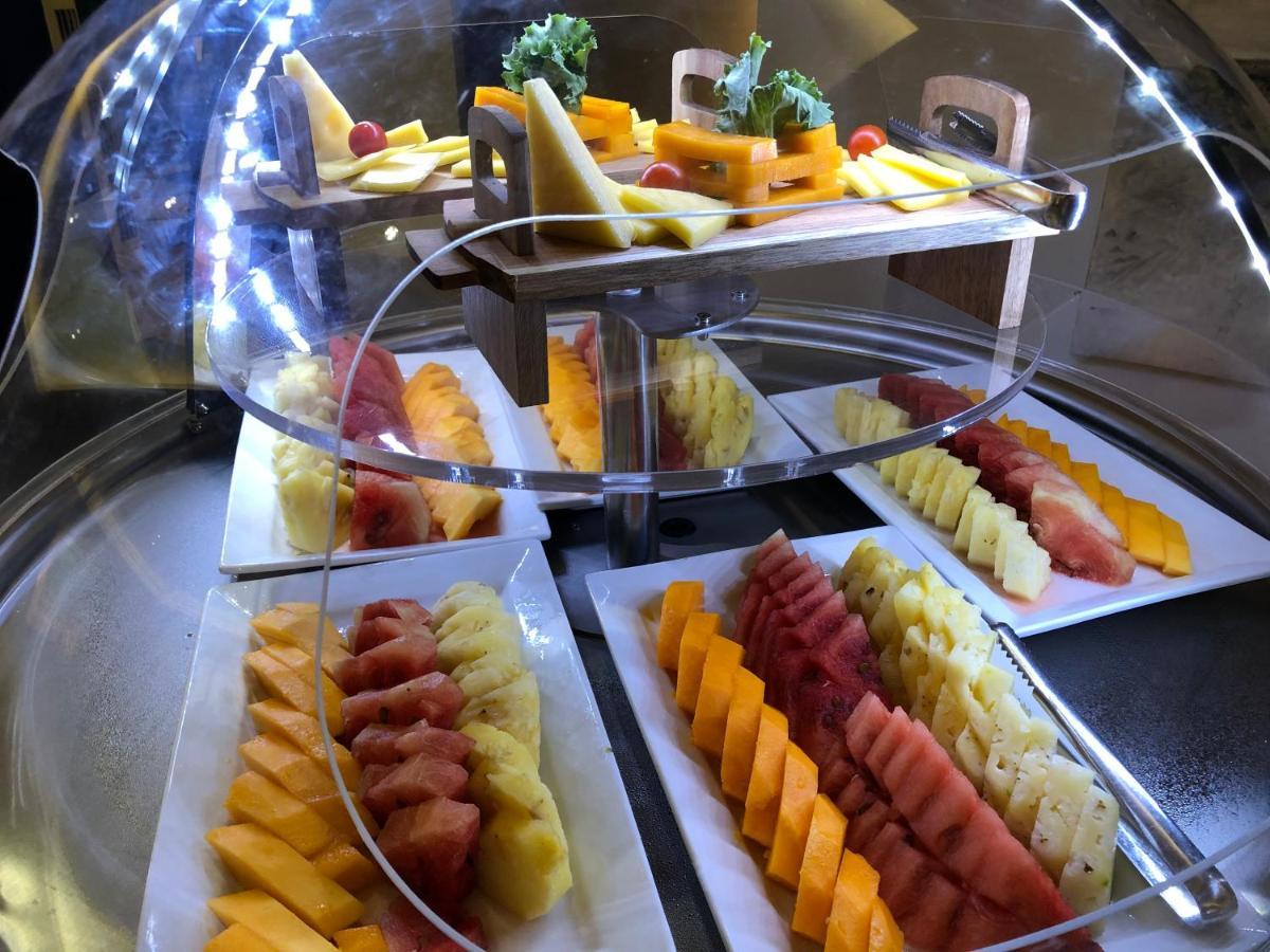 Boulevard Palace Hotel Monrovia Ngoại thất bức ảnh