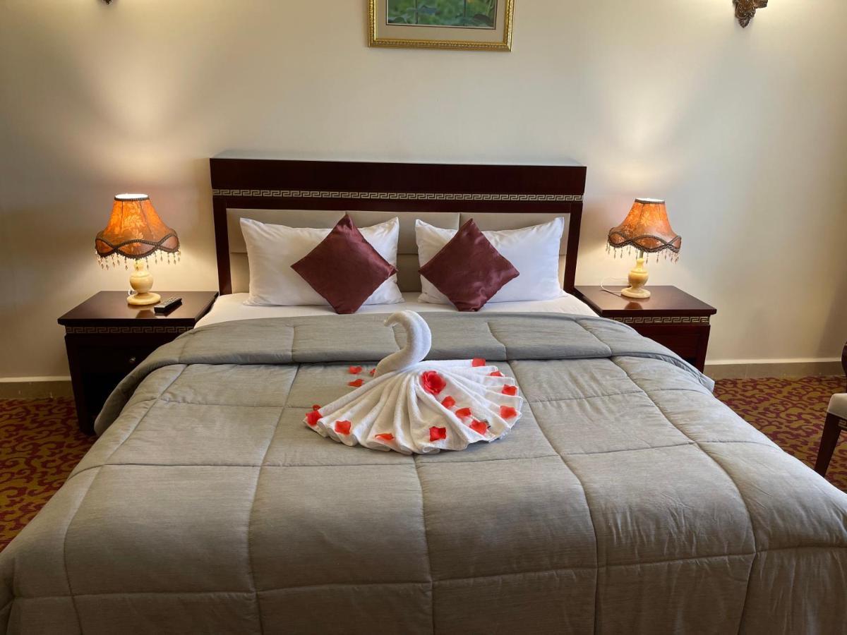 Boulevard Palace Hotel Monrovia Ngoại thất bức ảnh