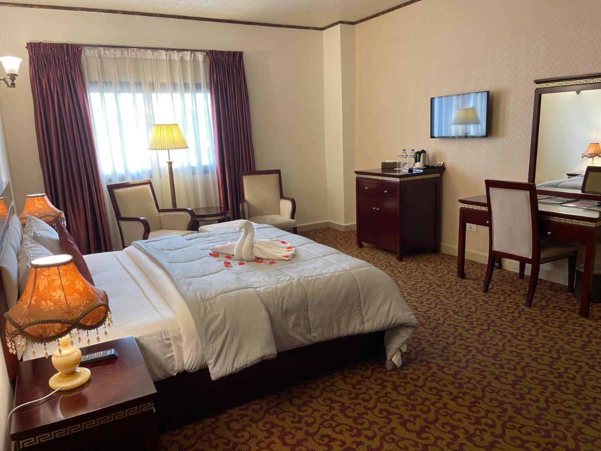 Boulevard Palace Hotel Monrovia Ngoại thất bức ảnh