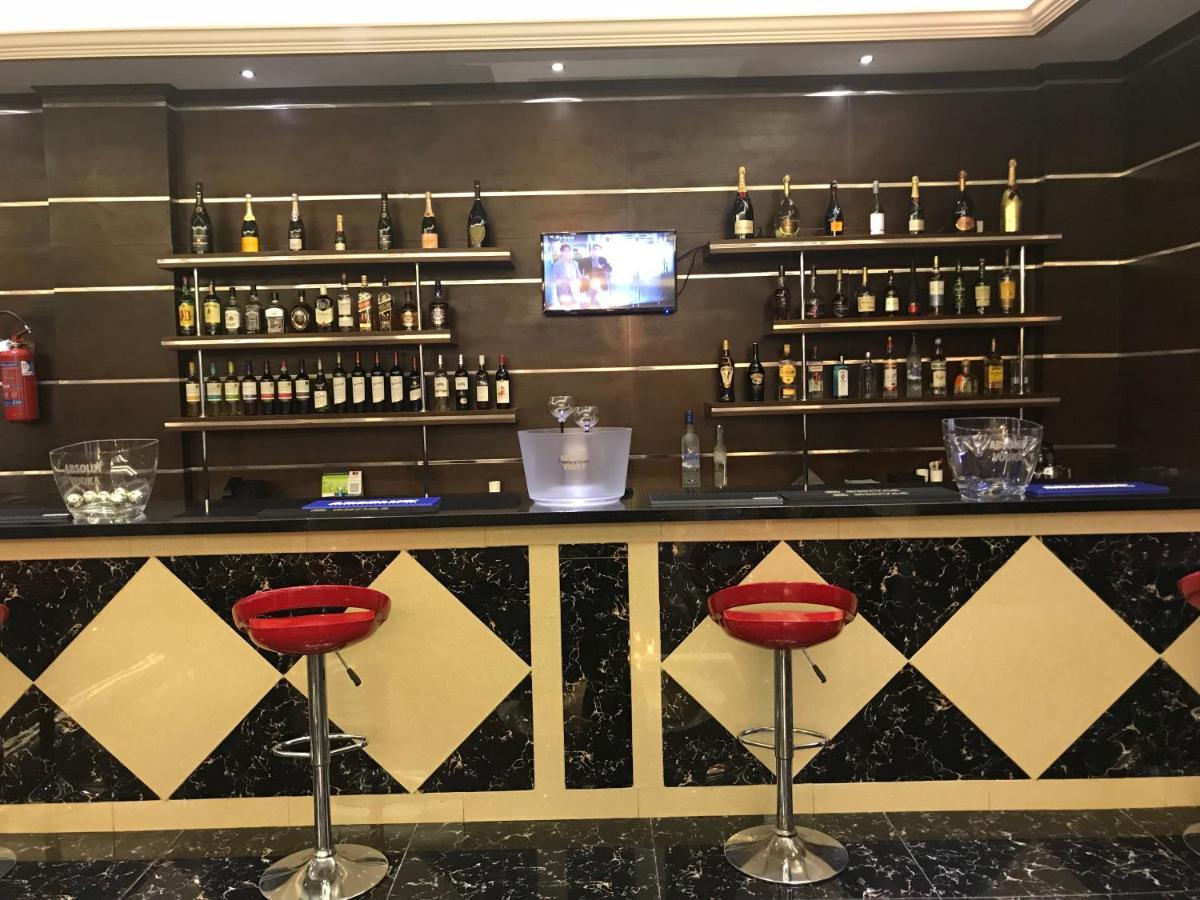Boulevard Palace Hotel Monrovia Ngoại thất bức ảnh