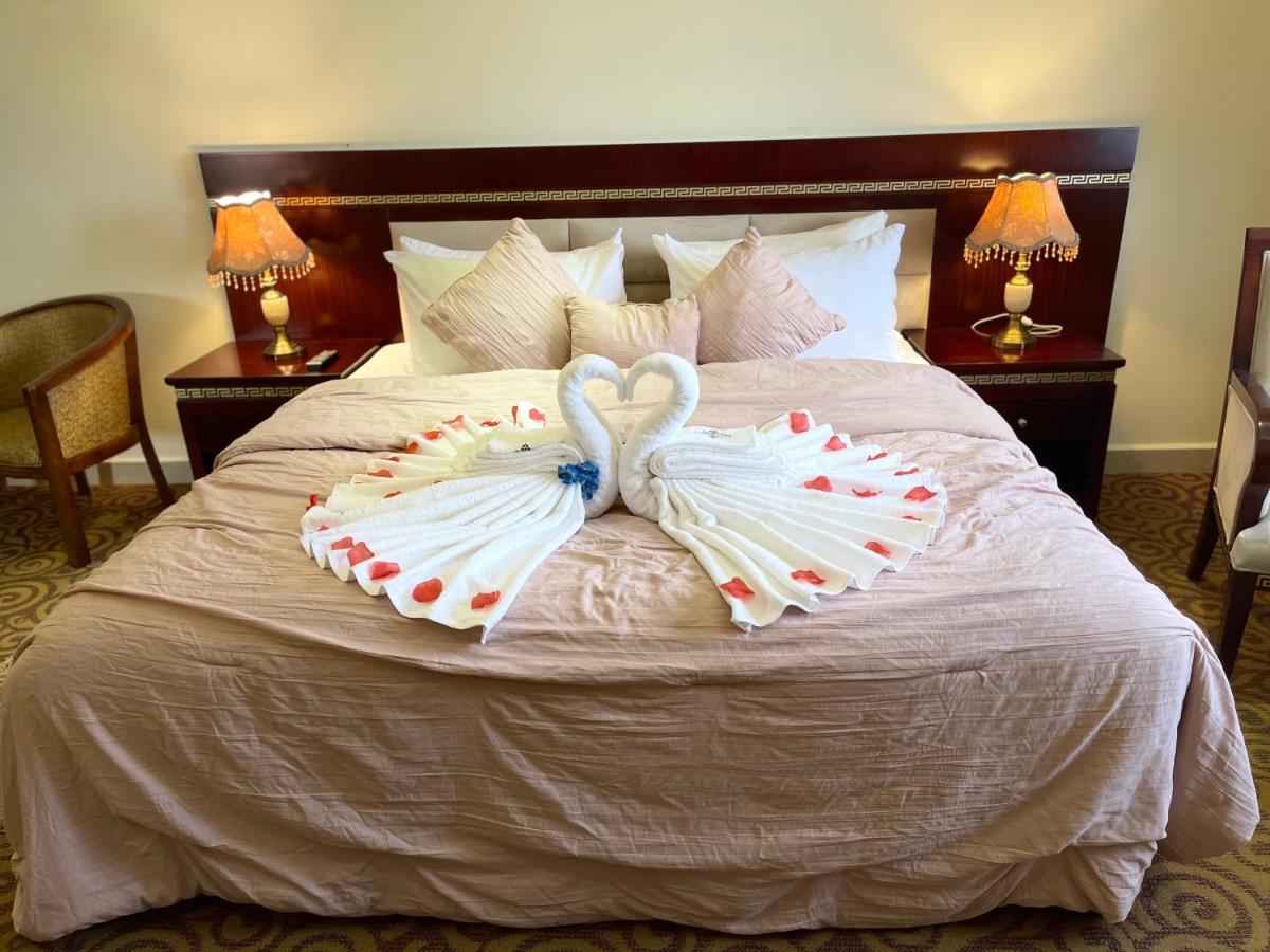 Boulevard Palace Hotel Monrovia Ngoại thất bức ảnh