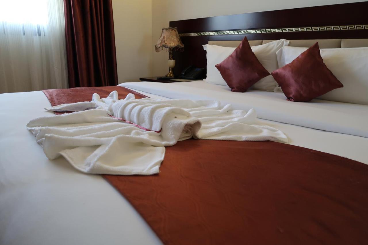 Boulevard Palace Hotel Monrovia Ngoại thất bức ảnh