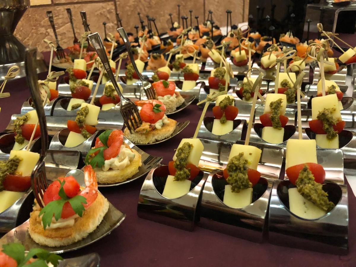 Boulevard Palace Hotel Monrovia Ngoại thất bức ảnh