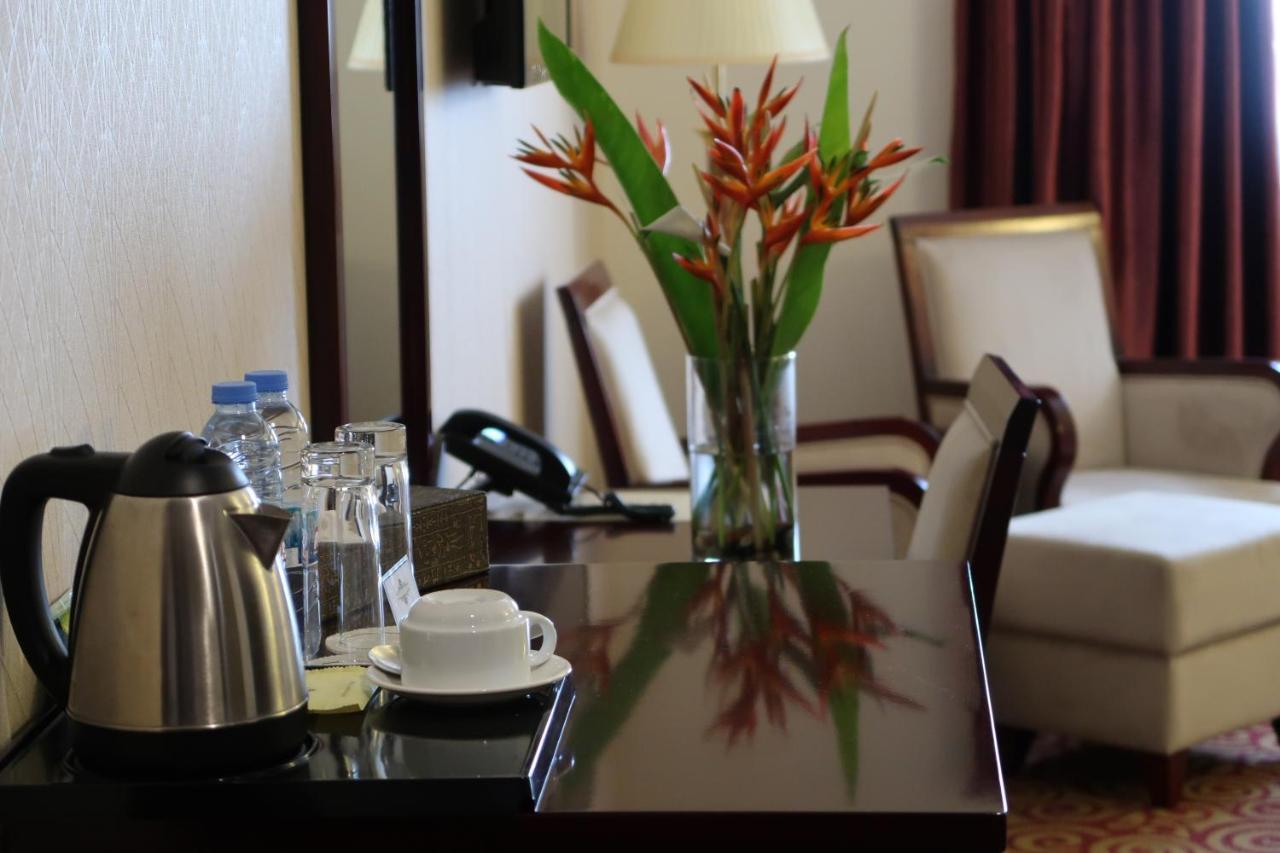 Boulevard Palace Hotel Monrovia Ngoại thất bức ảnh