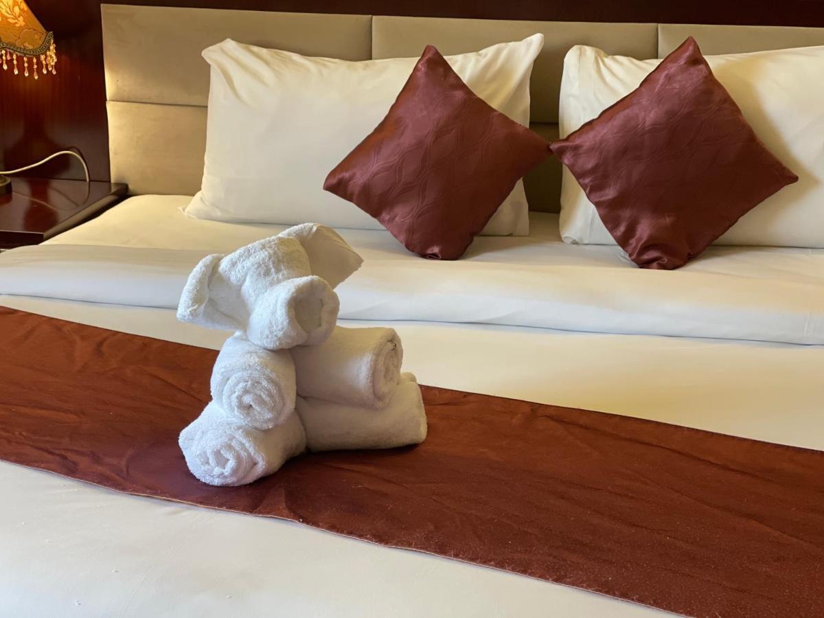 Boulevard Palace Hotel Monrovia Ngoại thất bức ảnh