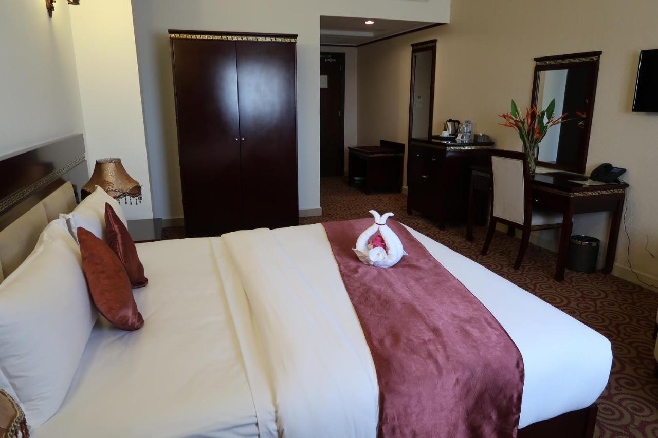 Boulevard Palace Hotel Monrovia Ngoại thất bức ảnh
