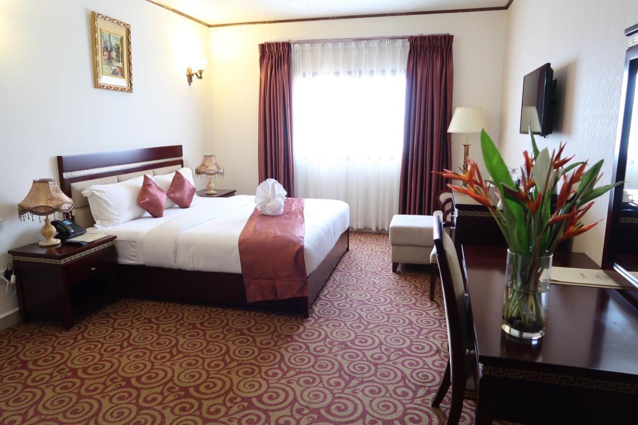 Boulevard Palace Hotel Monrovia Ngoại thất bức ảnh