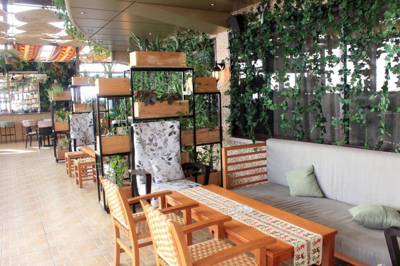 Boulevard Palace Hotel Monrovia Ngoại thất bức ảnh