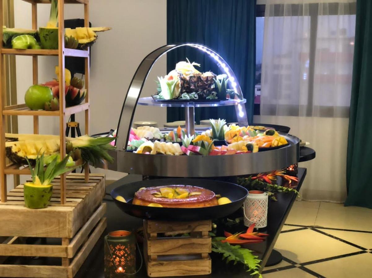 Boulevard Palace Hotel Monrovia Ngoại thất bức ảnh