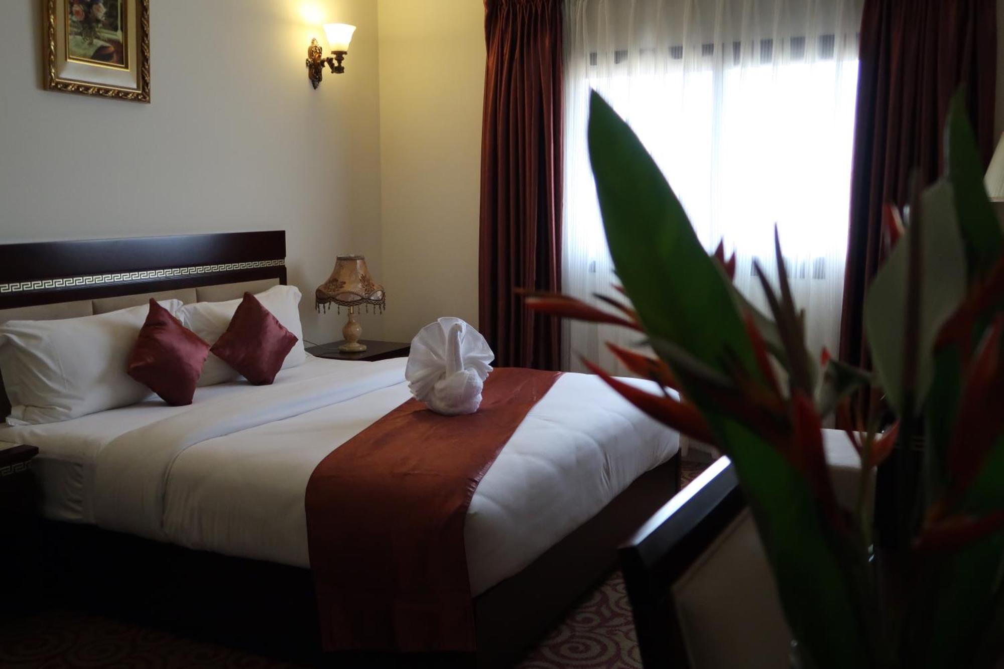 Boulevard Palace Hotel Monrovia Ngoại thất bức ảnh